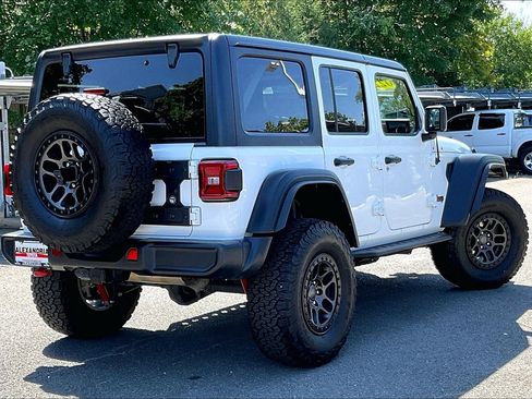 Used 2022 Jeep Wrangler Unlimited Rubicon AWD/4WD image 8