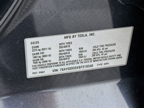 Used 2025 Tesla Model Y Long Range RWD image 12