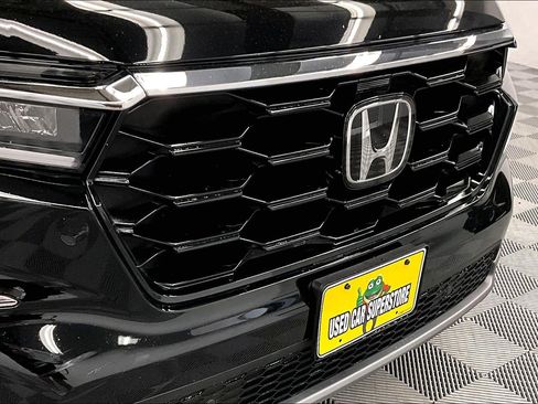 Used 2025 Honda Pilot Touring image 34