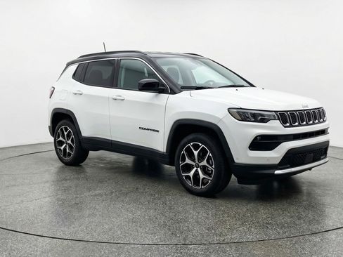Used 2025 Jeep Compass Limited AWD/4WD image 1