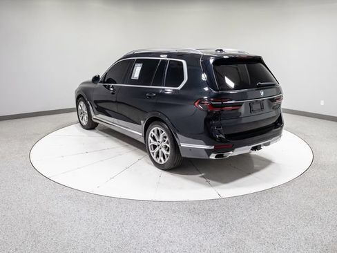Used 2025 BMW X7 xDrive40i w/ Premium Package AWD/4WD image 38