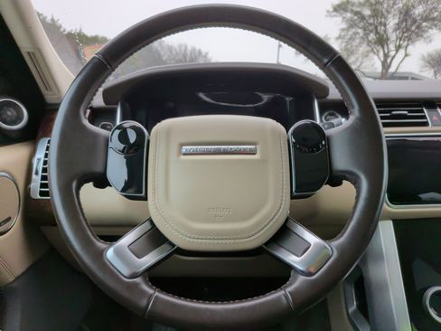 Used 2020 Land Rover Range Rover HSE image 22