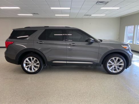 Used 2022 Ford Explorer Platinum w/ Equipment Group 601A image 5