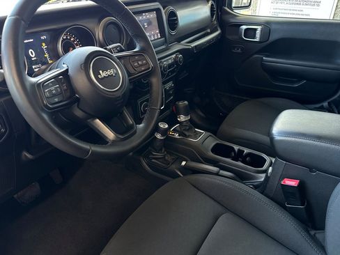 Used 2021 Jeep Wrangler Unlimited Sport AWD/4WD image 10