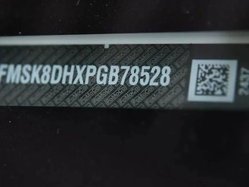 Used 2023 Ford Explorer XLT w/ Equipment Group 202A image 3