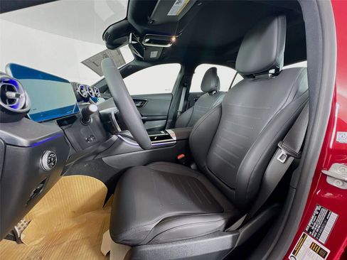 Used 2025 Mercedes-Benz C 300 4MATIC Sedan image 19