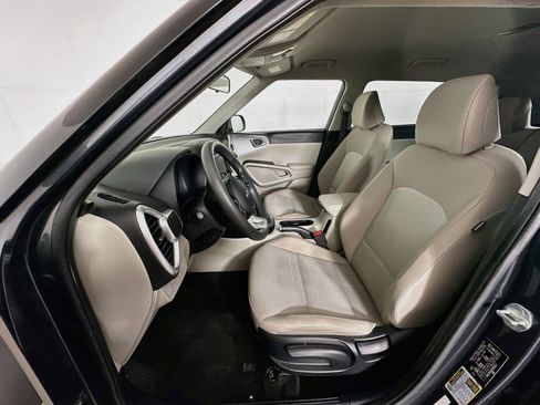 Used 2022 Kia Soul LX w/ Technology Package FWD image 13