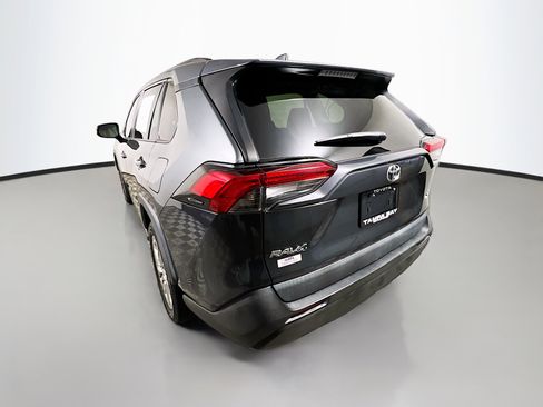Used 2021 Toyota RAV4 XLE Premium FWD image 8