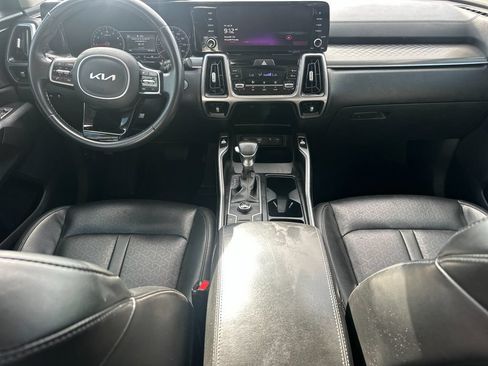 Used 2023 Kia Sorento S FWD image 13