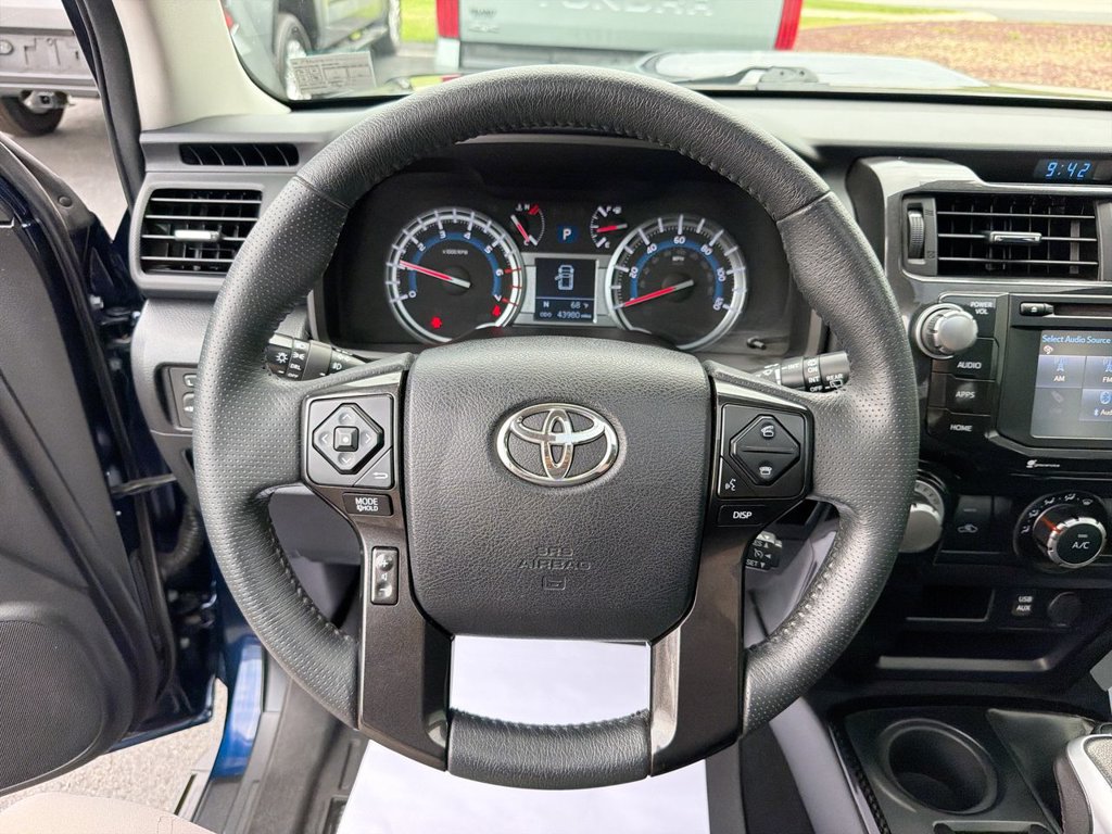 Used 2019 Toyota 4Runner TRD Off-Road Premium AWD/4WD image 21