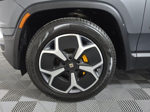 Used 2024 Rivian R1S Adventure AWD/4WD image 9