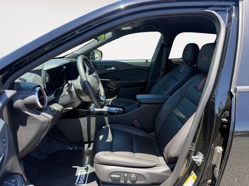 Used 2025 Chevrolet Trax RS w/ Driver Confidence Package FWD image 10