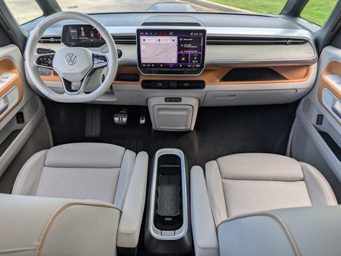 Used 2025 Volkswagen ID. Buzz Pro S Plus RWD image 28