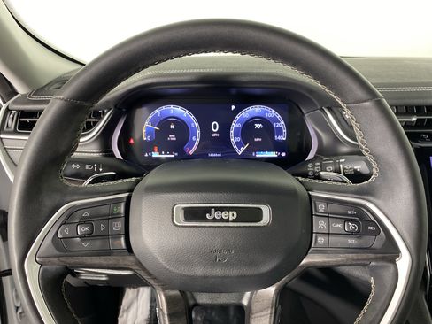 Used 2023 Jeep Grand Cherokee Limited AWD/4WD image 22