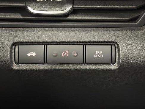 Used 2025 Nissan Altima 2.5 S FWD image 28