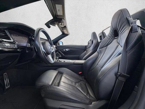 Used 2022 BMW Z4 M40i w/ Premium Package image 10