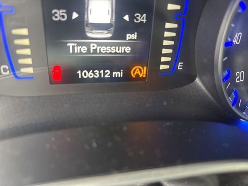 Used 2018 Chrysler Pacifica Touring Plus w/ Tire & Wheel Group FWD image 13