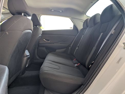Certified 2024 Hyundai Elantra SEL FWD image 30