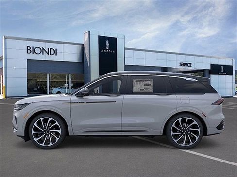 New 2026 Lincoln Nautilus Black Label AWD/4WD image 3