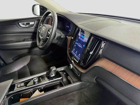 Certified 2024 Volvo XC60 B5 Plus w/ Protection Package Premier AWD/4WD image 29