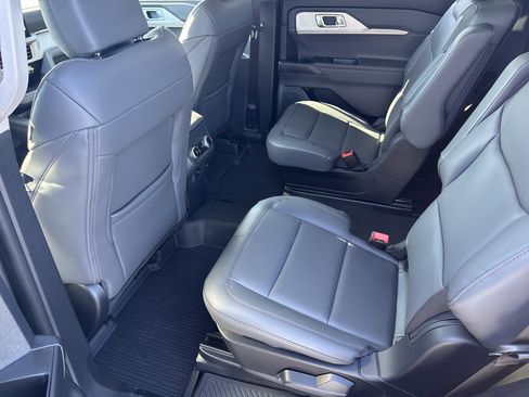 New 2026 Ford Explorer Active w/ Active Comfort Package image 21