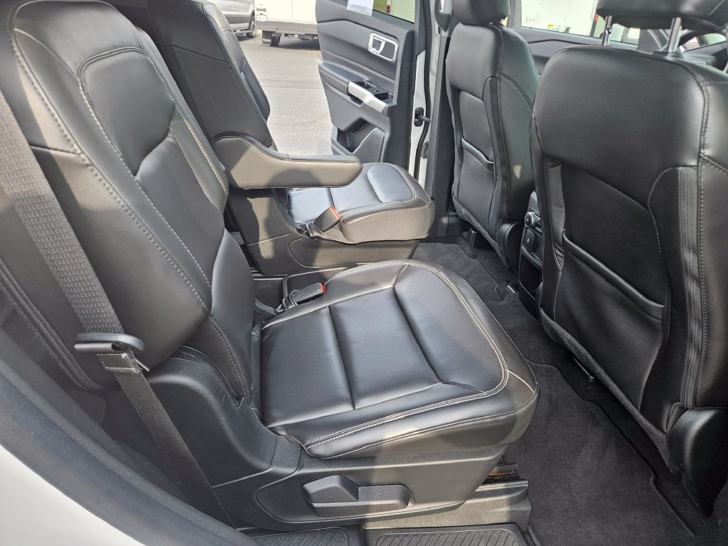 Used 2021 Ford Explorer XLT w/ Equipment Group 202A RWD image 26