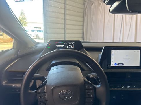 Used 2025 Toyota Prius XLE FWD image 22