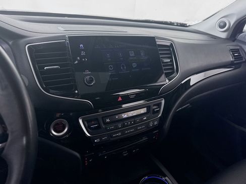 Used 2022 Honda Pilot Touring image 16