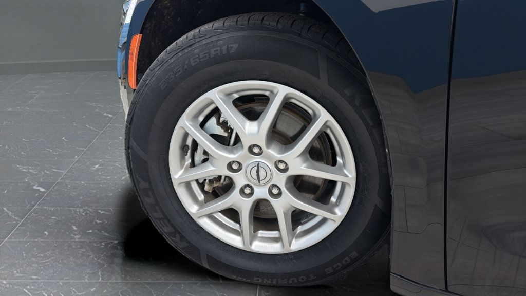 Used 2024 Chrysler Pacifica Touring-L FWD image 36
