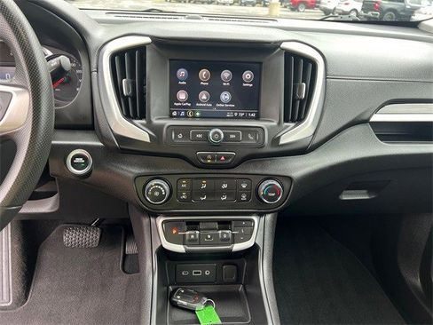 Used 2023 GMC Terrain SLE image 26