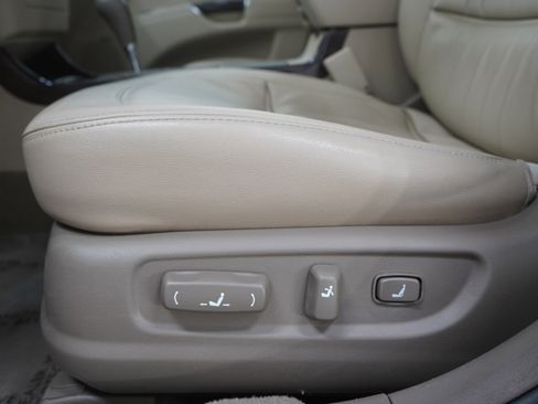 Used 2010 Hyundai Azera Limited image 22