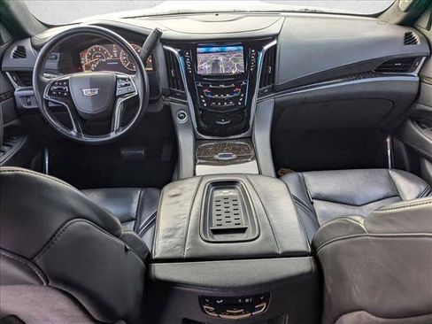 Used 2015 Cadillac Escalade Platinum image 14