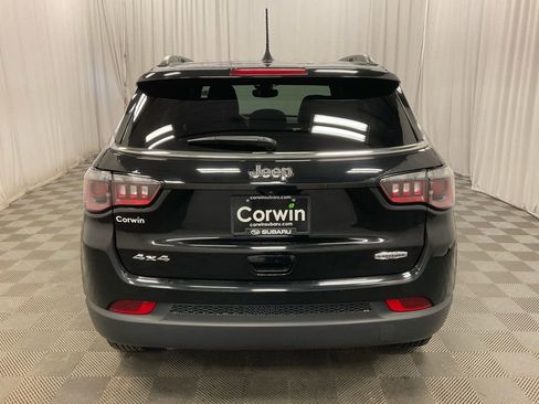 Used 2024 Jeep Compass Latitude image 3