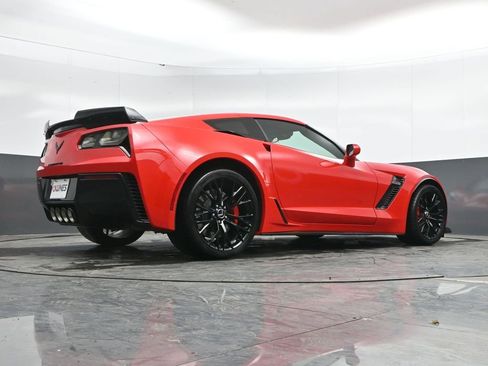 Used 2015 Chevrolet Corvette Z06 w/ 3LZ Preferred Equipment Group RWD image 36