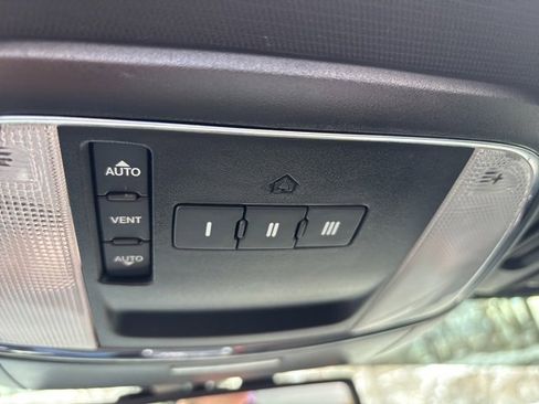 Used 2014 Dodge Charger SXT image 7