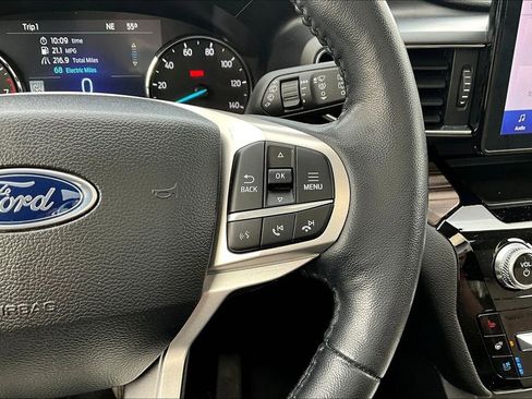 Used 2023 Ford Explorer Limited w/ Hybrid Equipment Group 310A AWD/4WD image 15