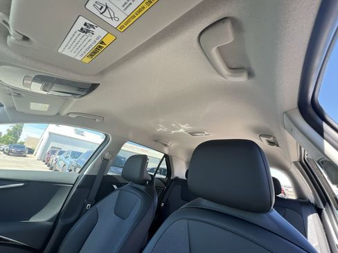 New 2026 Kia Niro Wind FWD image 22