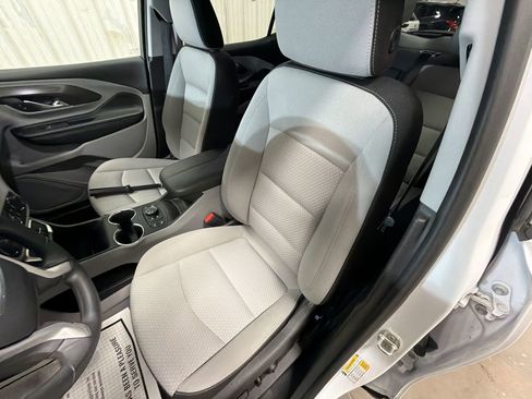 Used 2023 GMC Terrain SLE w/ Driver Convenience Package image 19