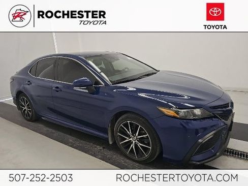 Used 2023 Toyota Camry SE FWD image 1
