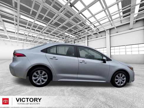 Used 2024 Toyota Corolla LE FWD image 2