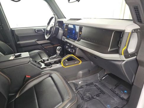 Used 2022 Ford Bronco Badlands w/ Sasquatch Package AWD/4WD image 36