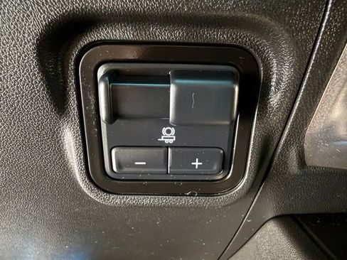 Used 2025 GMC Hummer EV 2X AWD/4WD image 39