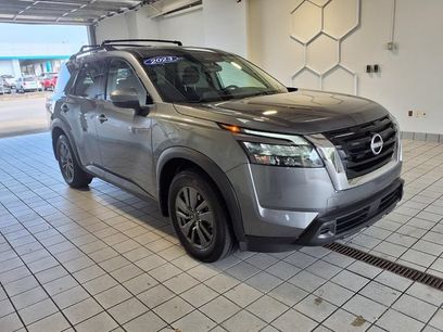 Used 2023 Nissan Pathfinder SV
