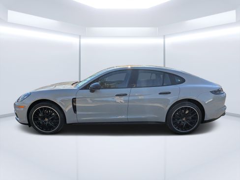 Used 2018 Porsche Panamera 4S image 9