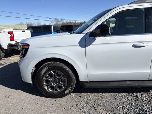 Used 2025 Ford Expedition Active AWD/4WD image 11