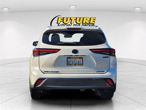 Used 2021 Toyota Highlander Limited image 8