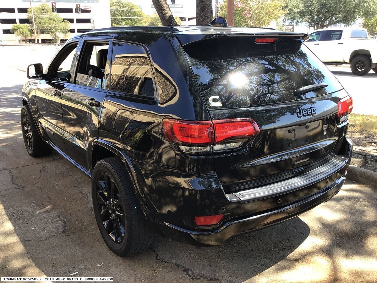 Used 2019 Jeep Grand Cherokee Altitude RWD image 6