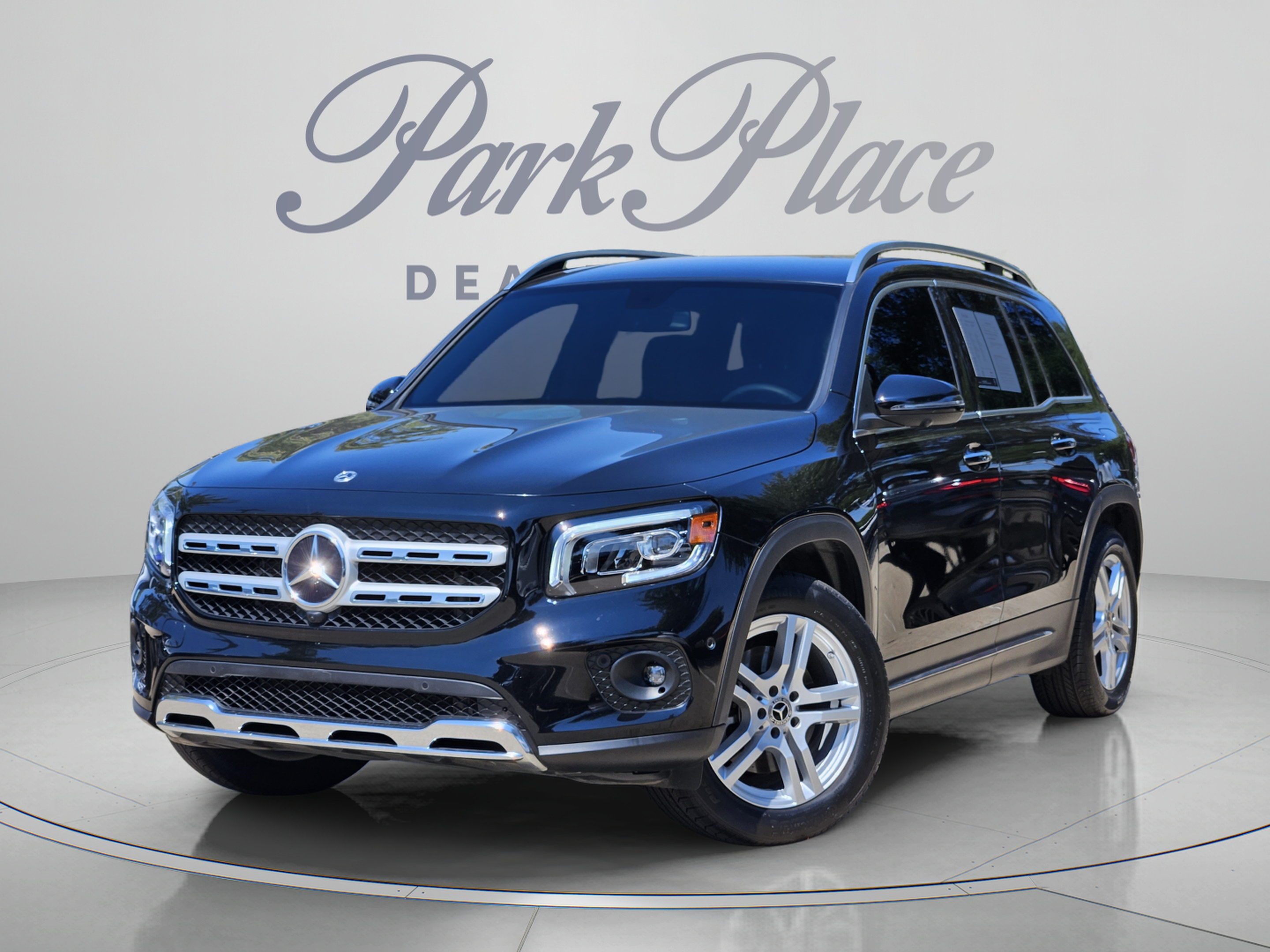 Used 2022 Mercedes-Benz GLB 250 image 1