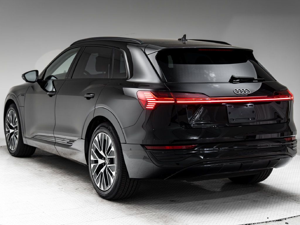 Used 2024 Audi Q8 e-tron Prestige w/ Prestige Package AWD/4WD image 3