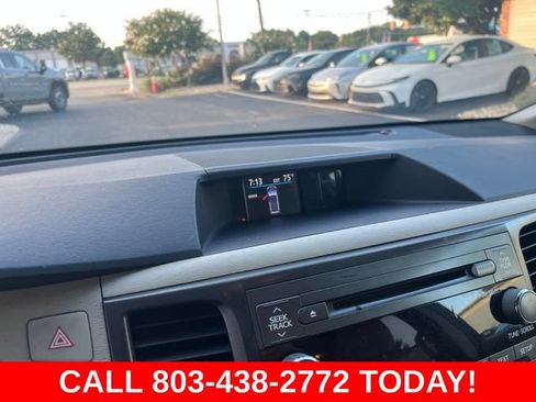 Used 2014 Toyota Sienna LE FWD image 19
